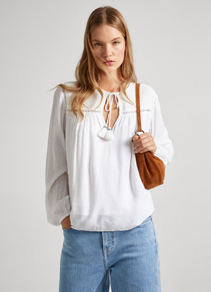 FLUID BLOUSE WITH LACE DETAIL