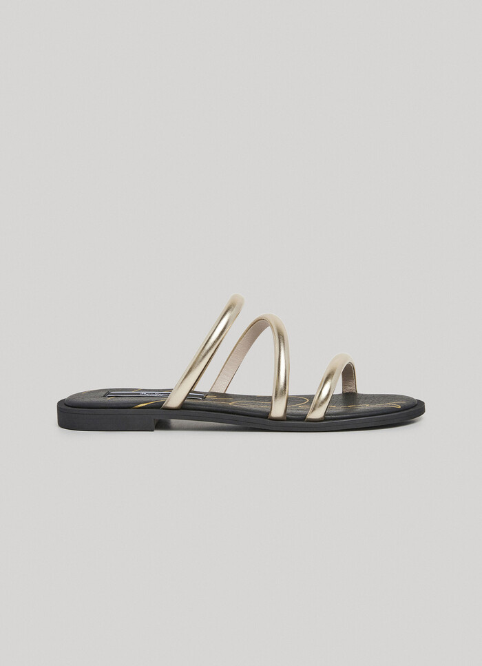 FLAT SANDALS WITH METALLIC EFFECT