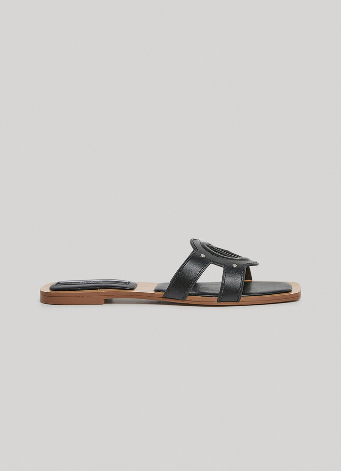 LEATHER EFFECT FLAT SANDALS