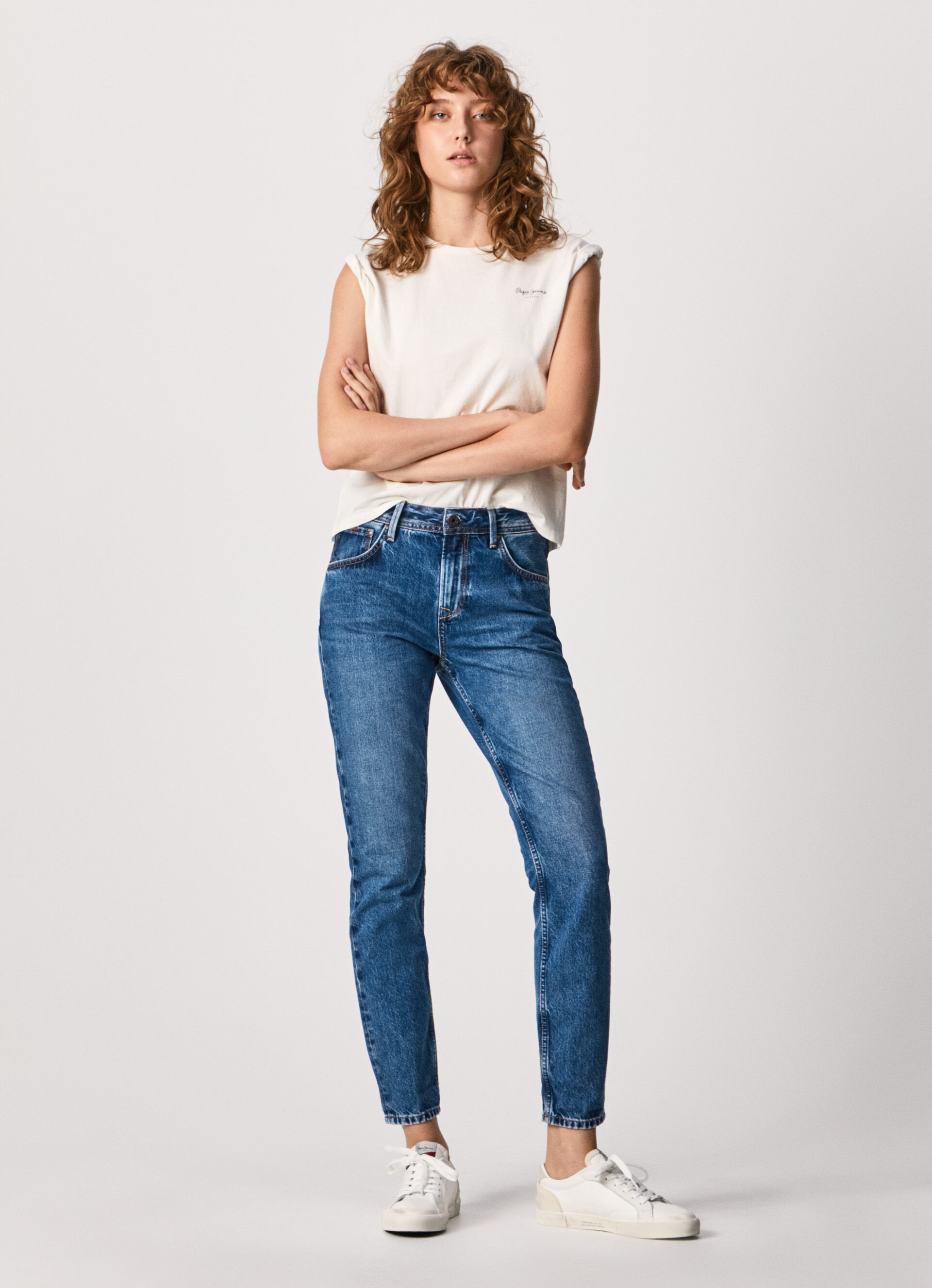 VIOLET MOM CARROT FIT HIGH WAIST JEANS 