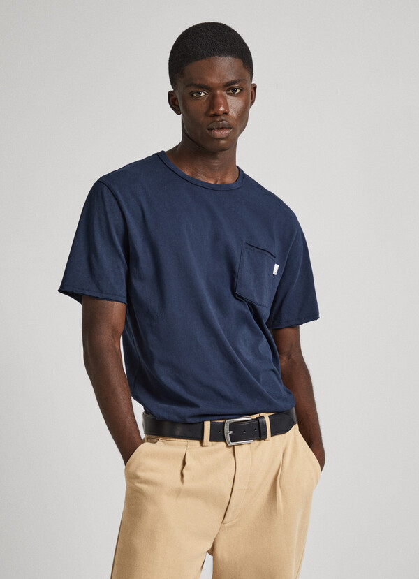 REGULAR FIT T-SHIRT WITH FRONT POCKET