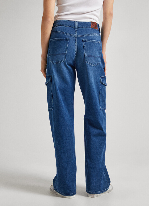 HIGH-RISE LOOSE FIT JEANS