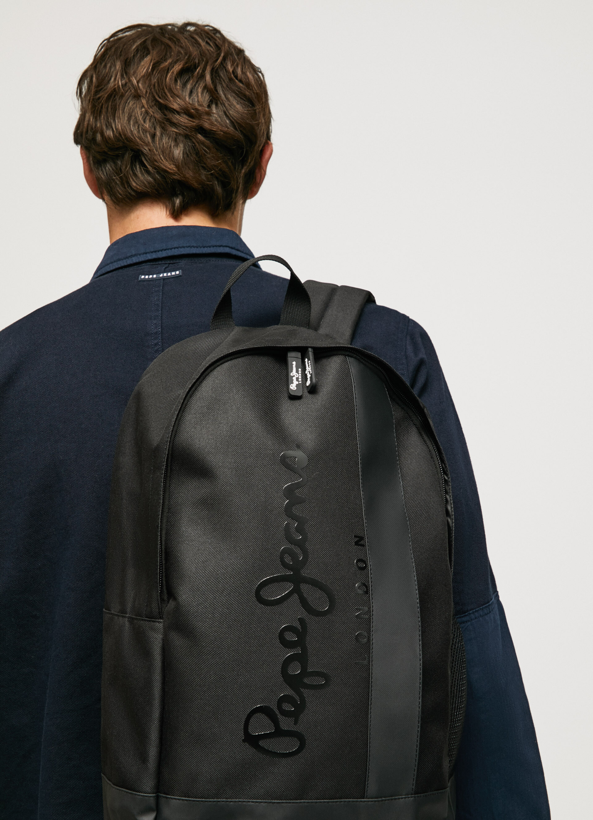 Mochilas Hombre 🎒| Carteras y Bandoleras | JEANS