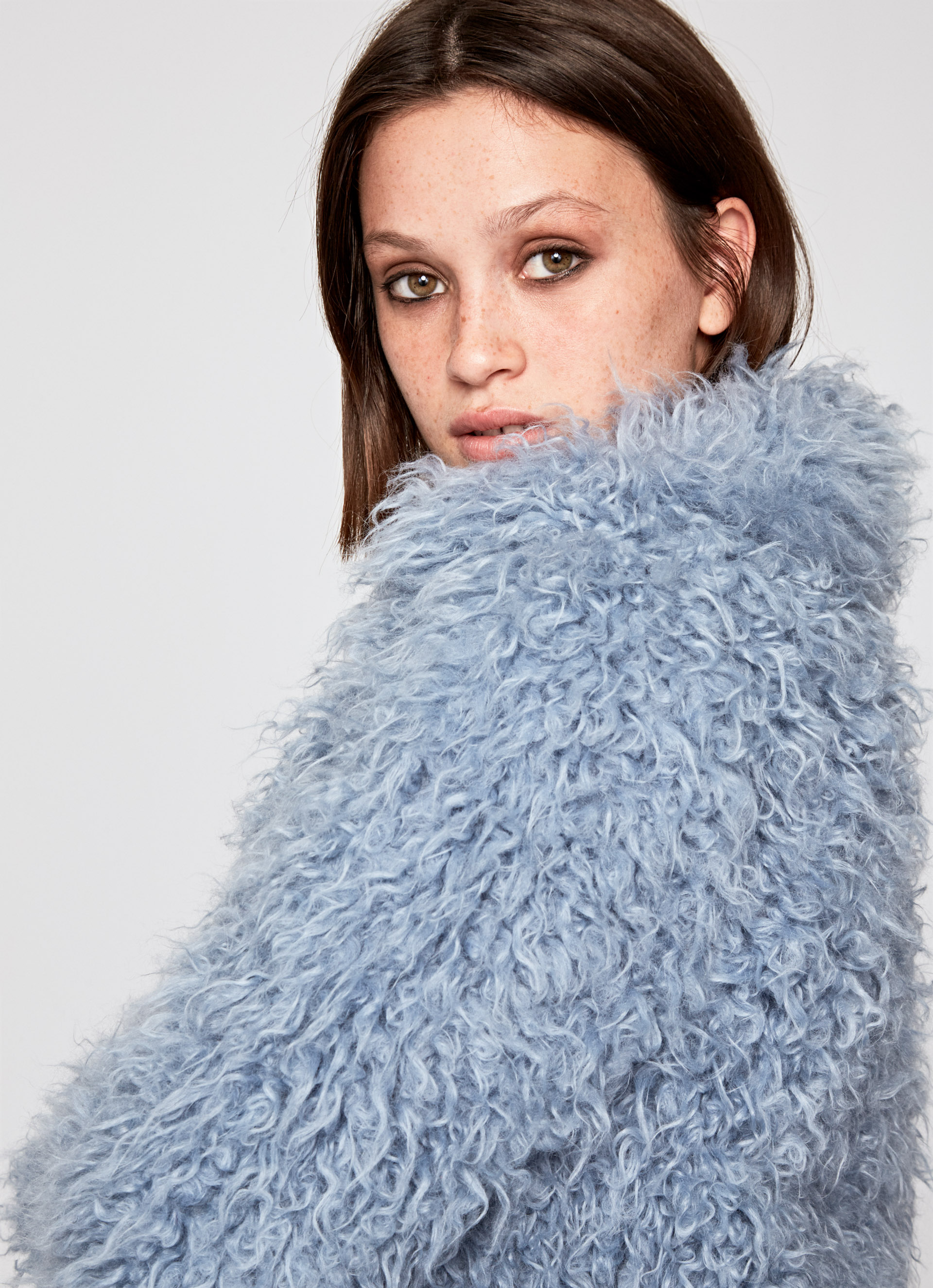 ABRIGO SIMIL PELO | MUJER