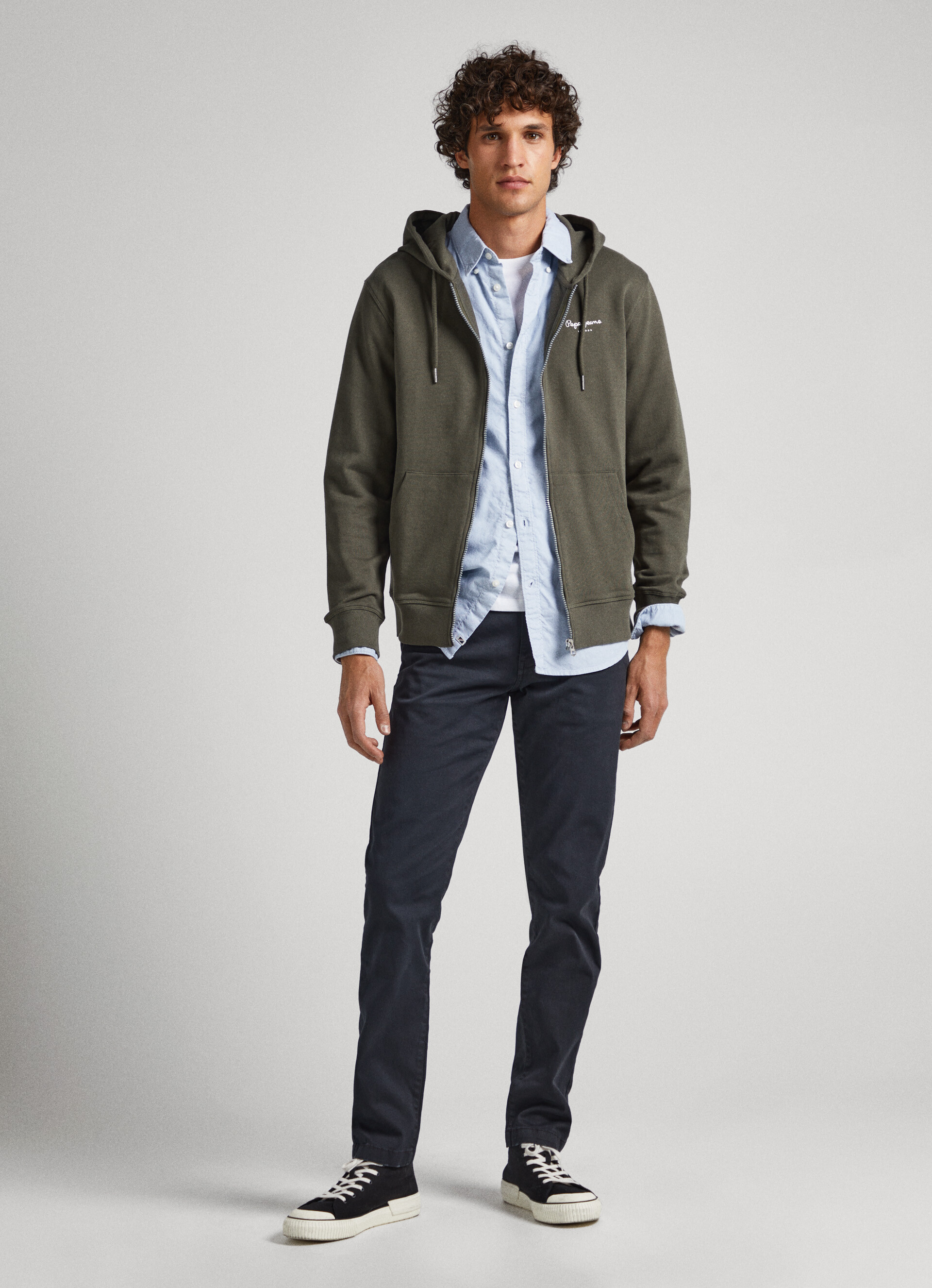 PANTALÓN CHINO SLIM COLOR SÓLIDO PEPEJEANS